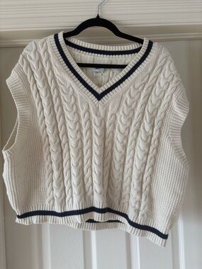 Sunday Best Cream Cable-Knit V-Neck Sweater Vest with Navy Trim